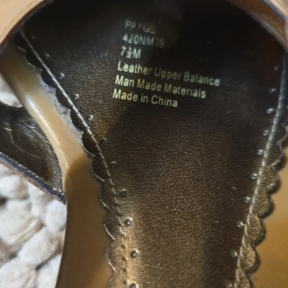 Naturalizer Women's Size 7 1/2 Wedge‎ Slingback Leather Sandals